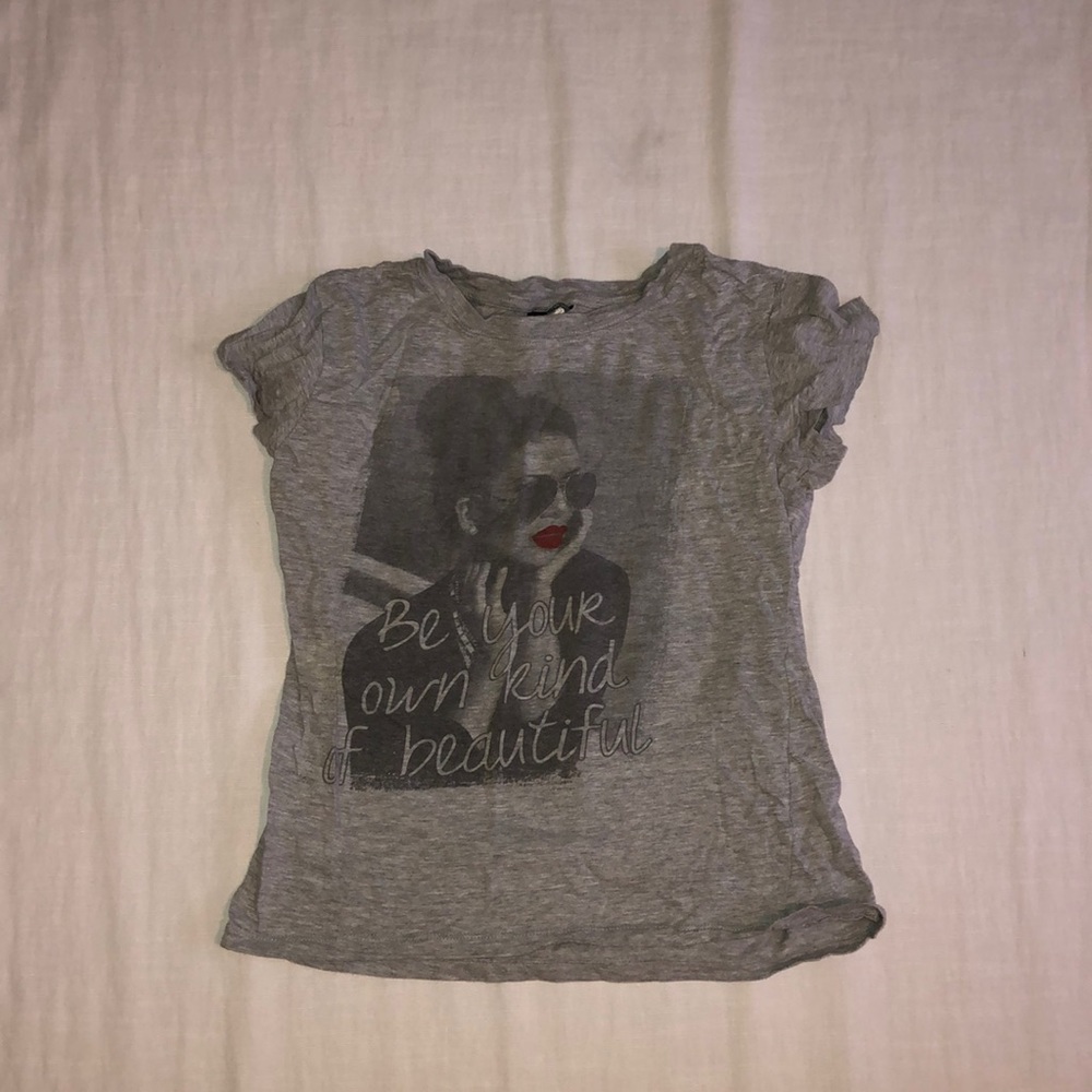 Gray cloth shirt.